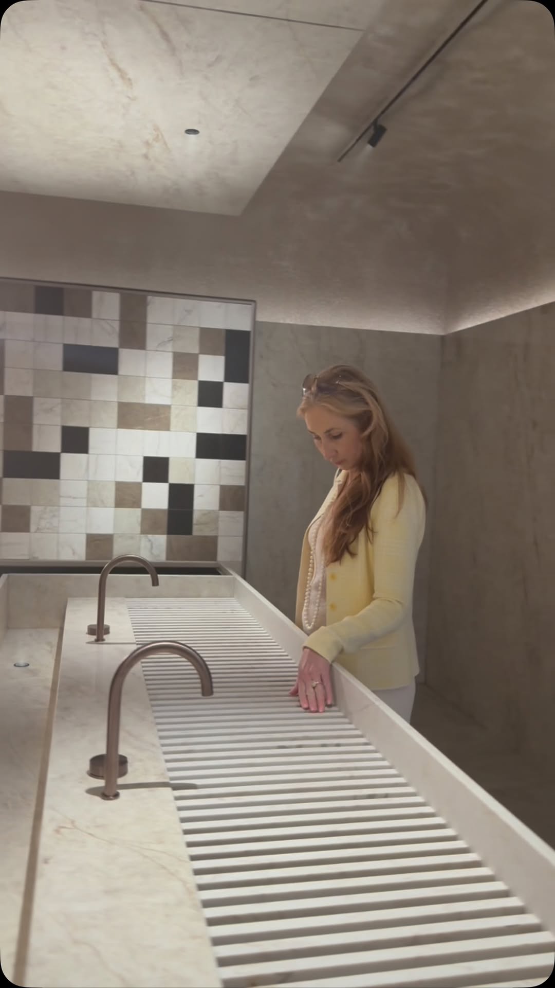 Interjeras, kuriame tekstūrų gausa kuria gylį ir išskirtinį jaukumą.🌊

Paroda Casa Decor 2026