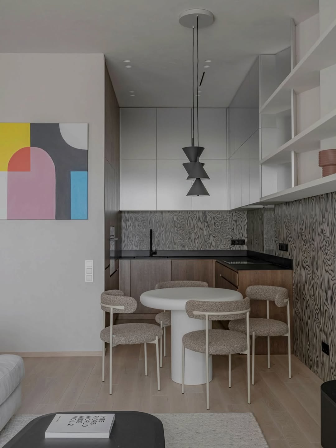 Šiek tiek spalvų ir žaismingumo! ✨

📸 @lina_adi_photography 

#interjeras #interiorproject #interiordesigner #interjerodizainerė