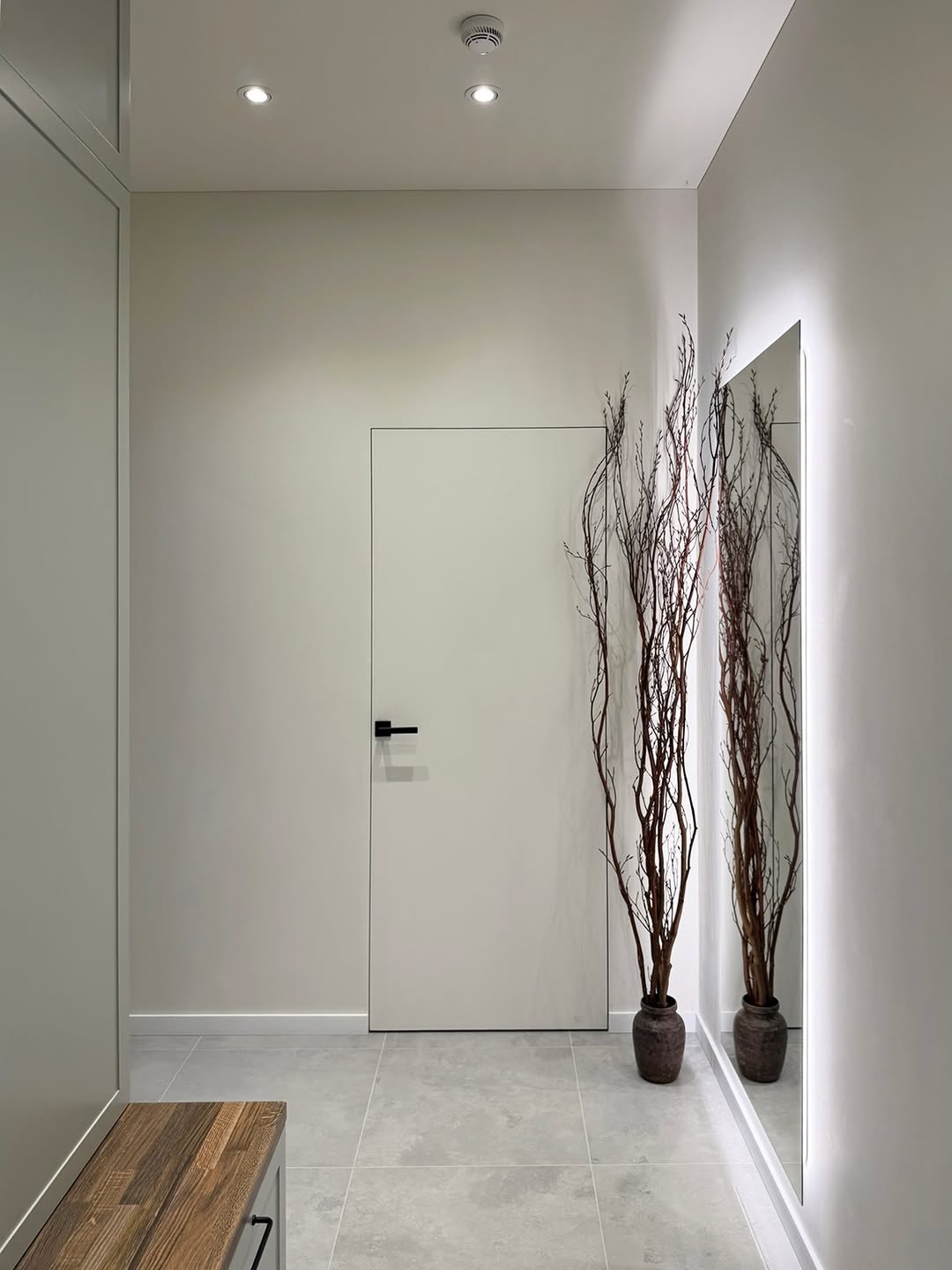 Prieškambario zona🤍 🐈

- 
#interior #interjeras #interjerodizainas #interjeropaslaugos #interjerodetales dizainas architektūra